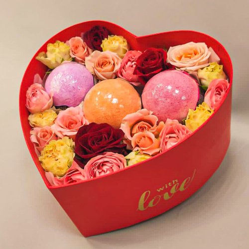 Сердце с цветами и бомбочками для ванны арт. 45458