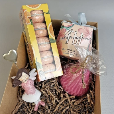 Подарочный бокс "Сочиняй мечты" бомбочки и соль для ванны, свеча 69388 Подарочный бокс "Сочиняй мечты" бомбочки и соль для ванны, свеча 69388