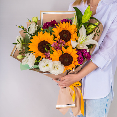 Букет с подсолнухами и лилиями N 52963Дв