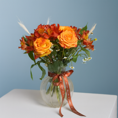 Букет из оранжевых роз в вазе. Сет N 82234