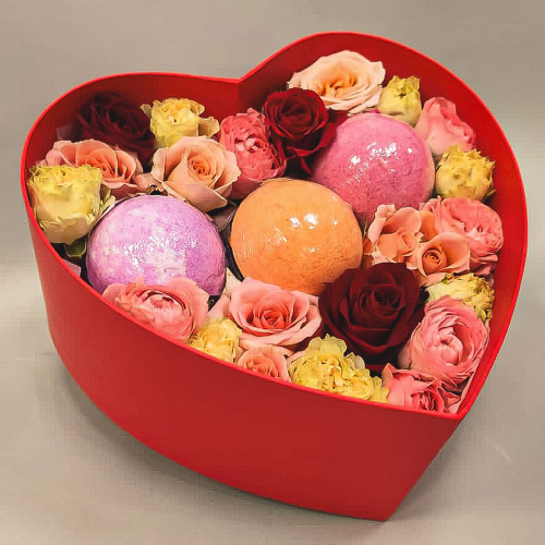 Сердце с цветами и бомбочками для ванны арт. 45458