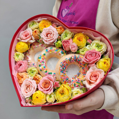 Сердце с цветами и пончиками для ванны 45459