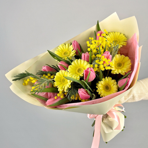 Букет с мимозой и тюльпанами "Весна" 46403