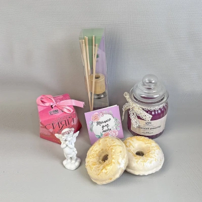 Подарочный набор "Вместо тысячи слов" бомбочки для ванны, ангел, аромасвечи, аромадиффузер 69428 Подарочный набор "Вместо тысячи слов" бомбочки для ванны, ангел, аромасвечи, аромадиффузер 69428