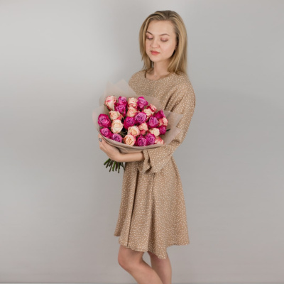 Букет из 25 роз 40 см. в упаковке 45007-ФР