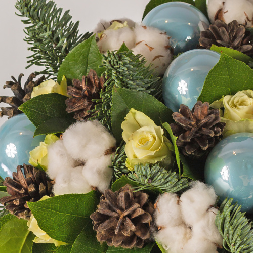 Букет Хрустальный с еловыми ветками нобилис, шишками и хлопком N 72279