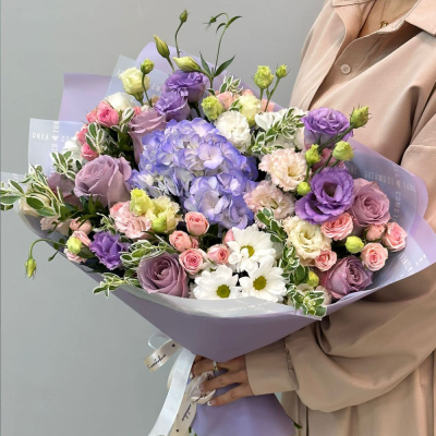 Букет с гортензией и розами N 66829 Букет с гортензией и розами N 66829