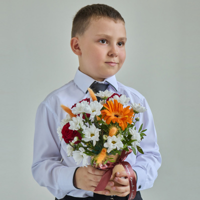 Школьный стакачик с герберой и хризантемой N 84328